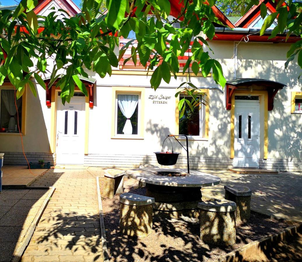 Bed and Breakfast Zoeld Sziget Wellness à Egerszalók Extérieur photo